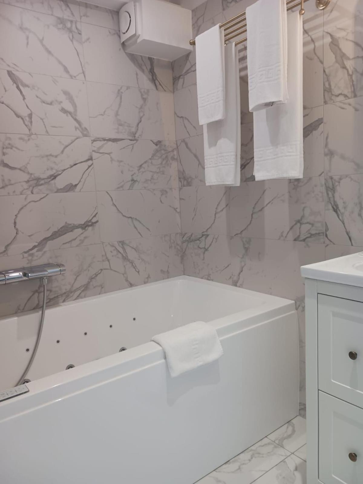 Touraco Bed & Breakfast Villars-les-Dombes Dış mekan fotoğraf