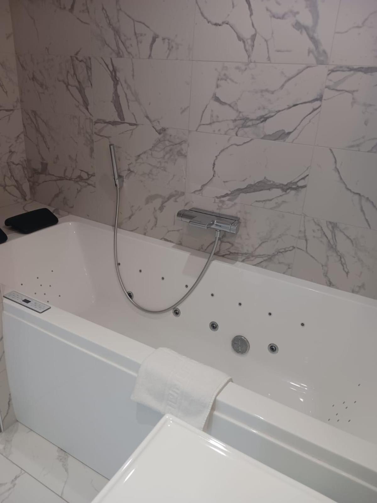 Touraco Bed & Breakfast Villars-les-Dombes Dış mekan fotoğraf
