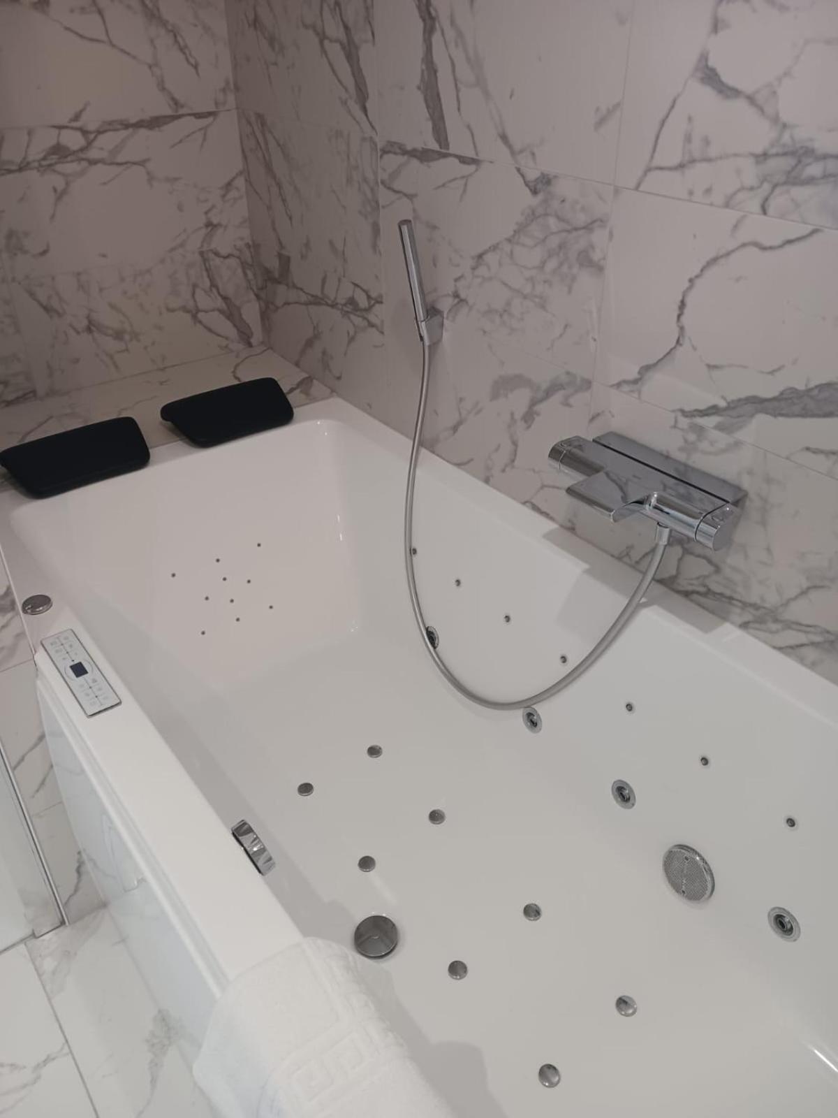Touraco Bed & Breakfast Villars-les-Dombes Dış mekan fotoğraf